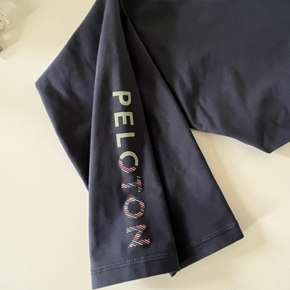 PELOTON 3/4 length leggings - Picture 2 of 11